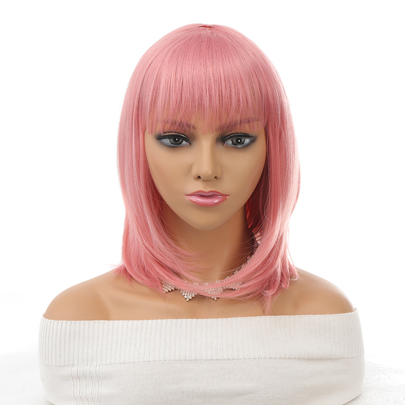 Peruka prirodnog izgleda, bob frizura s šiškama, sintetička vlakna otporna na visoku temperaturu, model Dm84