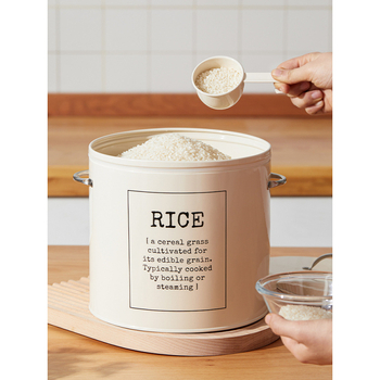 Cutie de păstrare a prospețimii – metalică, cilindrică, stil retro, capacitate sub 300 ml