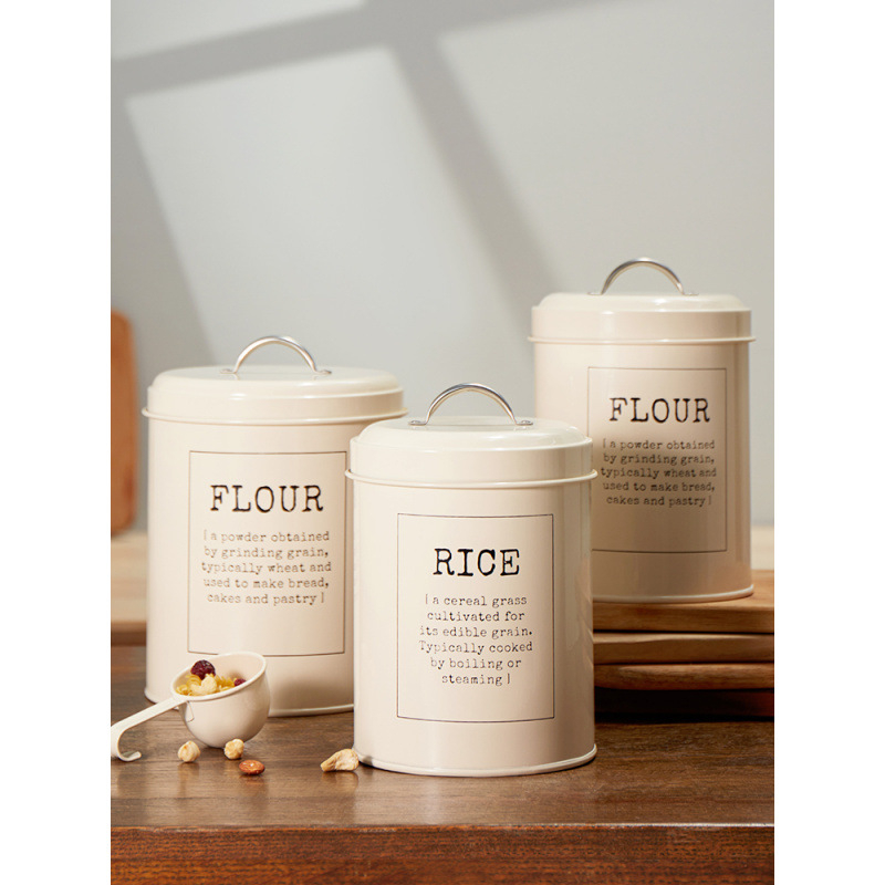 Cutie de păstrare a prospețimii – metalică, cilindrică, stil retro, capacitate sub 300 ml