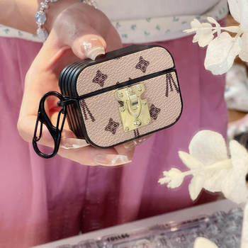 Ochranný obal pre Apple AirPods Pro 2 a AirPods 4 (3. generácia) – kov, umelá koža a PC škrupina; prenosný, ručne vyrobený otlačok; prispôsobiteľný.