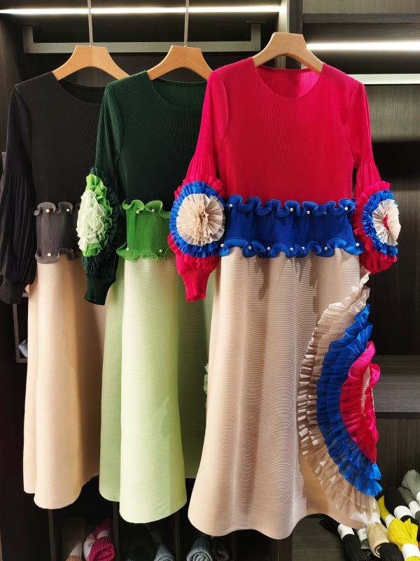 rochie cu pliuri, patchwork în design, mâneci lungi felinar, guler rotund