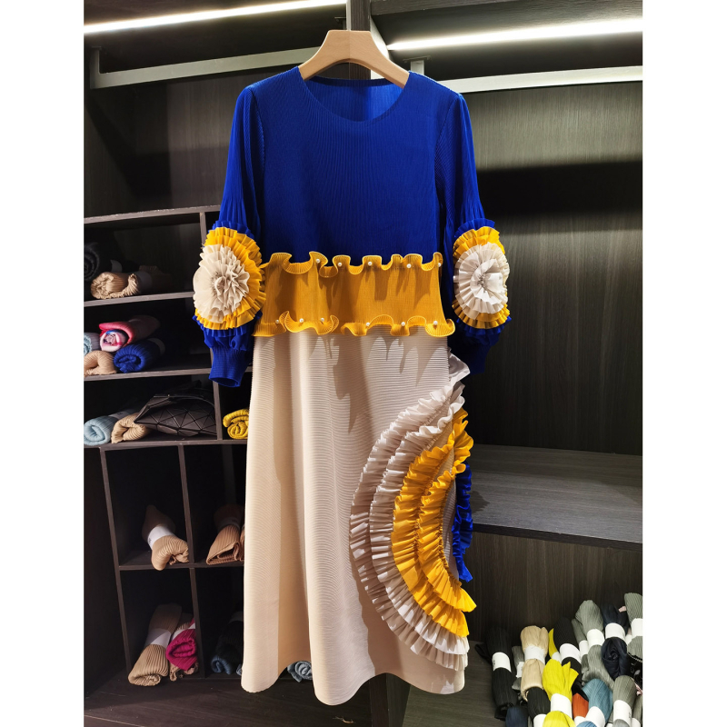rochie cu pliuri, patchwork în design, mâneci lungi felinar, guler rotund
