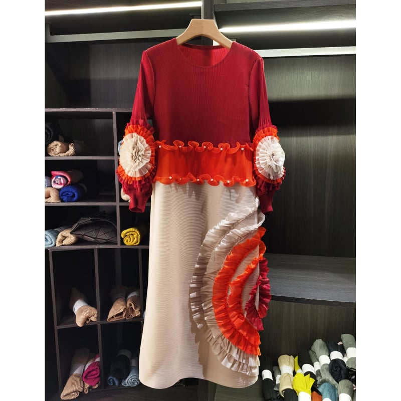 rochie cu pliuri, patchwork în design, mâneci lungi felinar, guler rotund