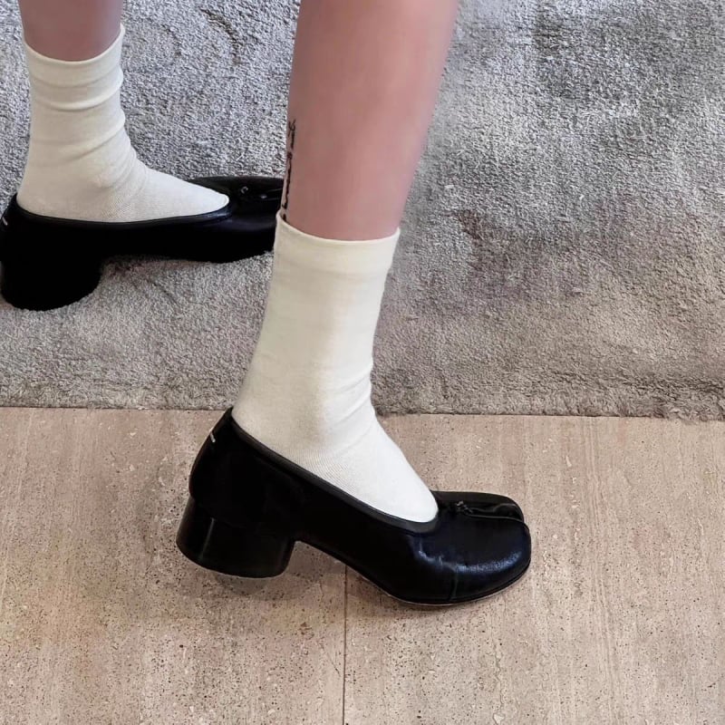 Дамски слип-он Мери Джейн обувки със разделен пръст и дебел нисък ток, от овча кожа, стелка от овча кожа, гумена подметка