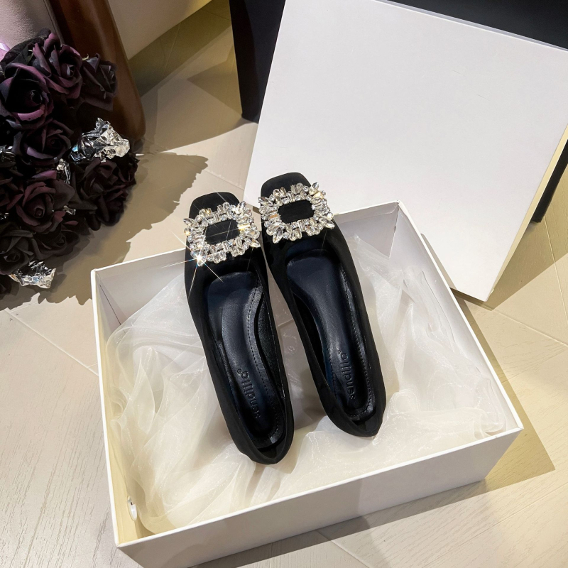 Ženske slip-on cipele od suedea, kvadratni nos, srednje visoka peta 3–5 cm, gumena potplat