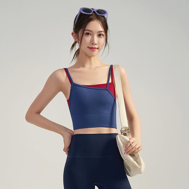 Joga top s ugrađenim jastučićima za grudnjak, brzo sušeći materijal, najlon/elastan, uski kroj, duljina do sredine trbuha