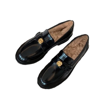 Kerek orrú loaferek, microfiber felsőrész, műszőrmés belső, vastag 3-5 cm sarok, gumírozott talp