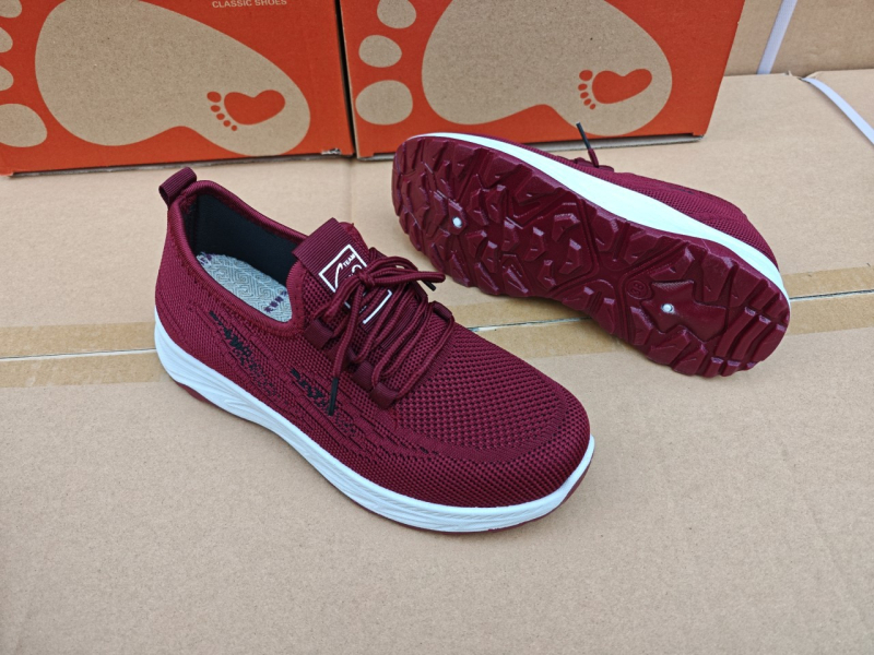 Ženske sportske tenisice Fly Knit gornji dio, Injection Molded đon, vezanje sprijeda, okrugla vrh, niski gležanj