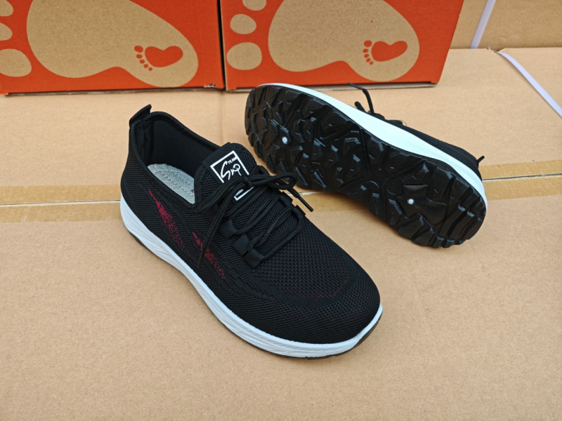 Ženske sportske tenisice Fly Knit gornji dio, Injection Molded đon, vezanje sprijeda, okrugla vrh, niski gležanj