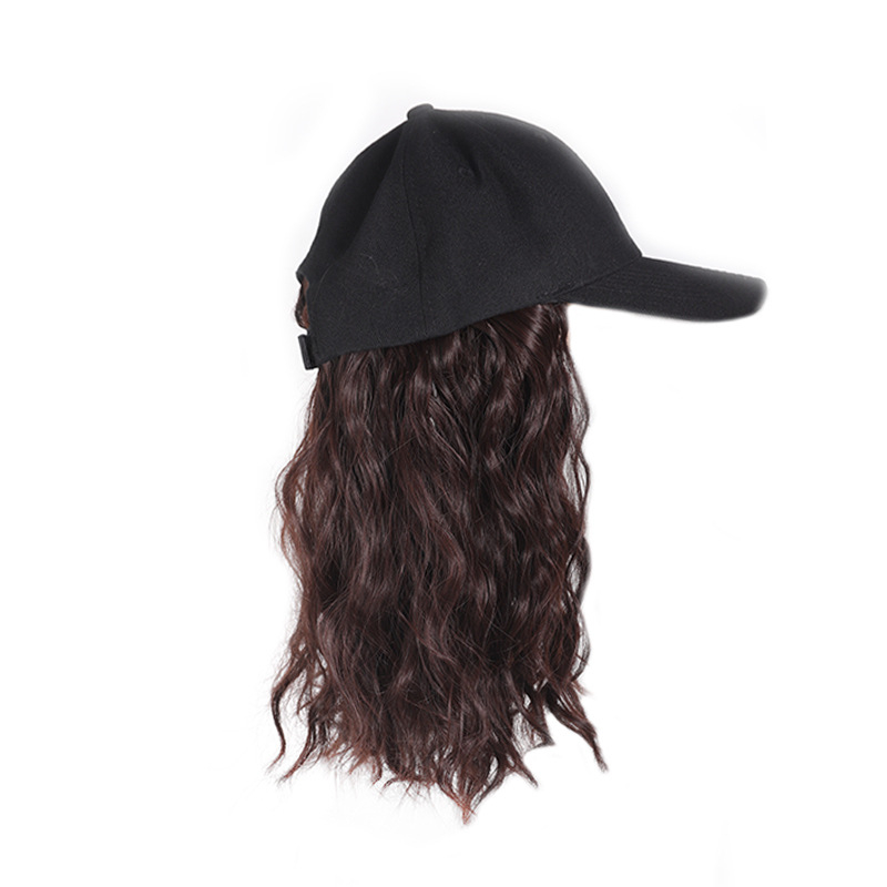 Σύντομη σγουρή περούκα με καπέλο-στυλ, τρίχες από υψηλής θερμοκρασίας σύρμα, φράντζες: ευθείες ή κεκλιμένες, στυλ Star Fashion, μηχανική επεξεργασία