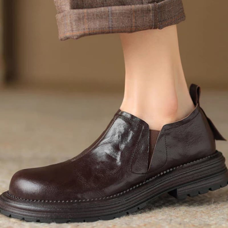 Дамски лофери - кръгъл нос, горна част от овча кожа, каучукова подметка, нисък глезен, дебел ток 3–5 см