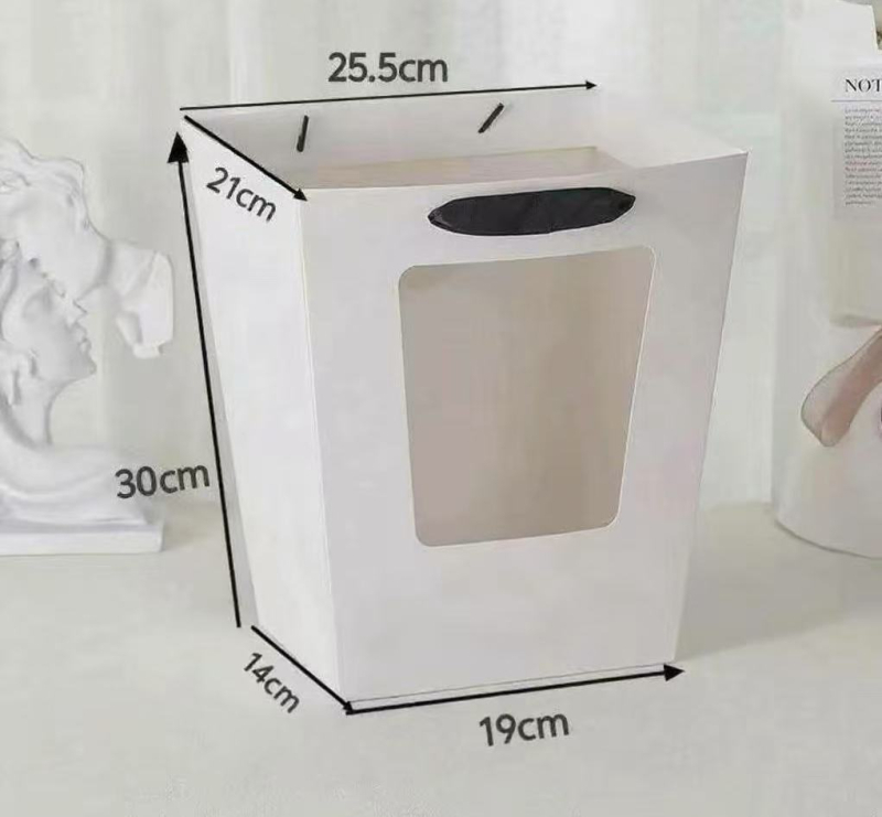 Trapezoidálna darčeková taška s priehľadným oknom z kartónu, možnosť potlače loga, balenie 10 kusov