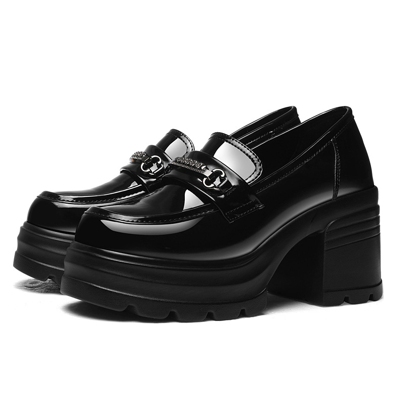 Дамски лофери от патентована кожа, кръгъл нос, без връзки, дебел ток