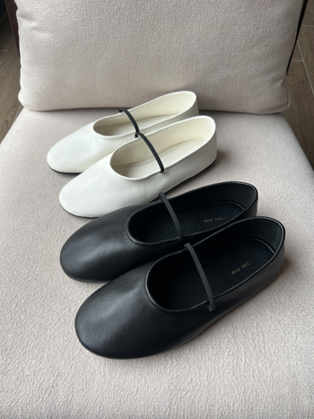 The Row balerini din piele naturală moale, cu curea simplă, pentru femei