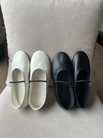 The Row balerini din piele naturală moale, cu curea simplă, pentru femei