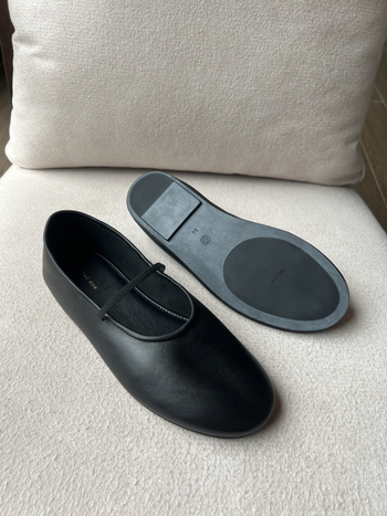 The Row balerini din piele naturală moale, cu curea simplă, pentru femei