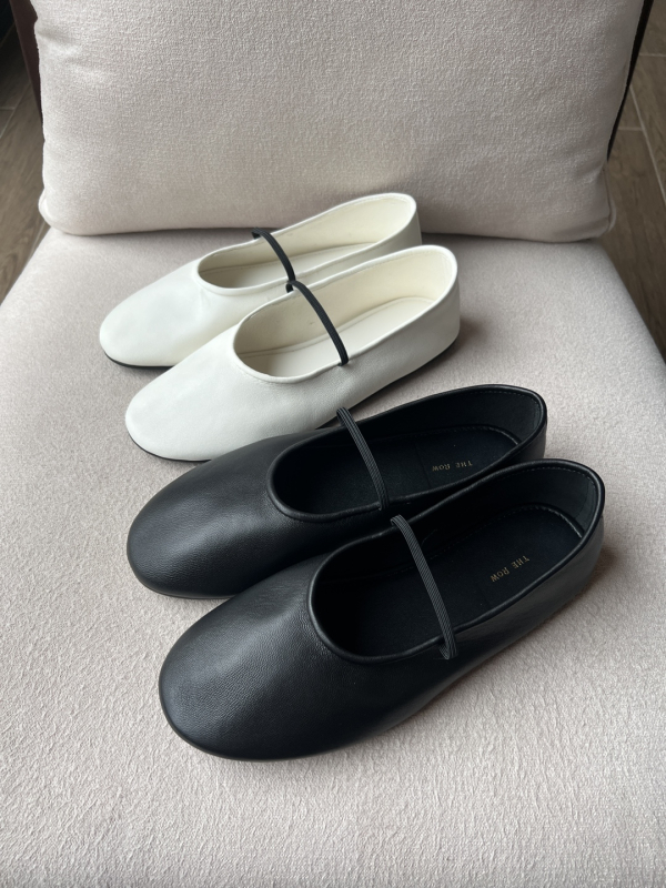 The Row balerini din piele naturală moale, cu curea simplă, pentru femei