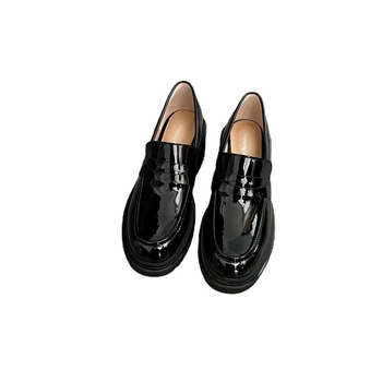 Λοφέρες με στρογγυλό δάχτυλο | Επάνω μέρος Microfiber | Μέσο ύψος φτέρνας 3–5 εκ | Πλατφόρμα σόλα | Καουτσούκ