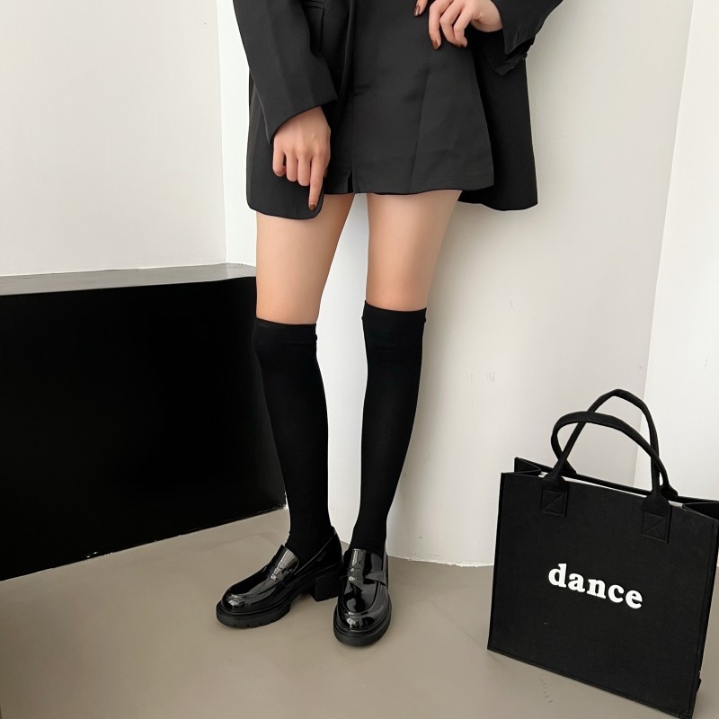 Λοφέρες με στρογγυλό δάχτυλο | Επάνω μέρος Microfiber | Μέσο ύψος φτέρνας 3–5 εκ | Πλατφόρμα σόλα | Καουτσούκ