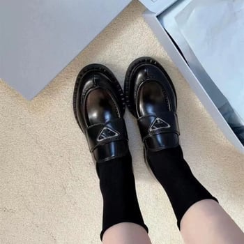 Γυναικείοι loafers από δέρμα κατσίκας, χωρίς κορδόνια, χαμηλό και παχύ τακούνι 1–3 εκ, σόλα από καουτσούκ