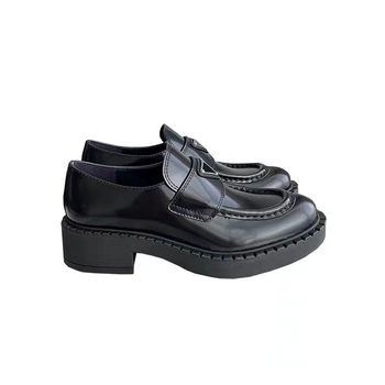 Γυναικείοι loafers από δέρμα κατσίκας, χωρίς κορδόνια, χαμηλό και παχύ τακούνι 1–3 εκ, σόλα από καουτσούκ