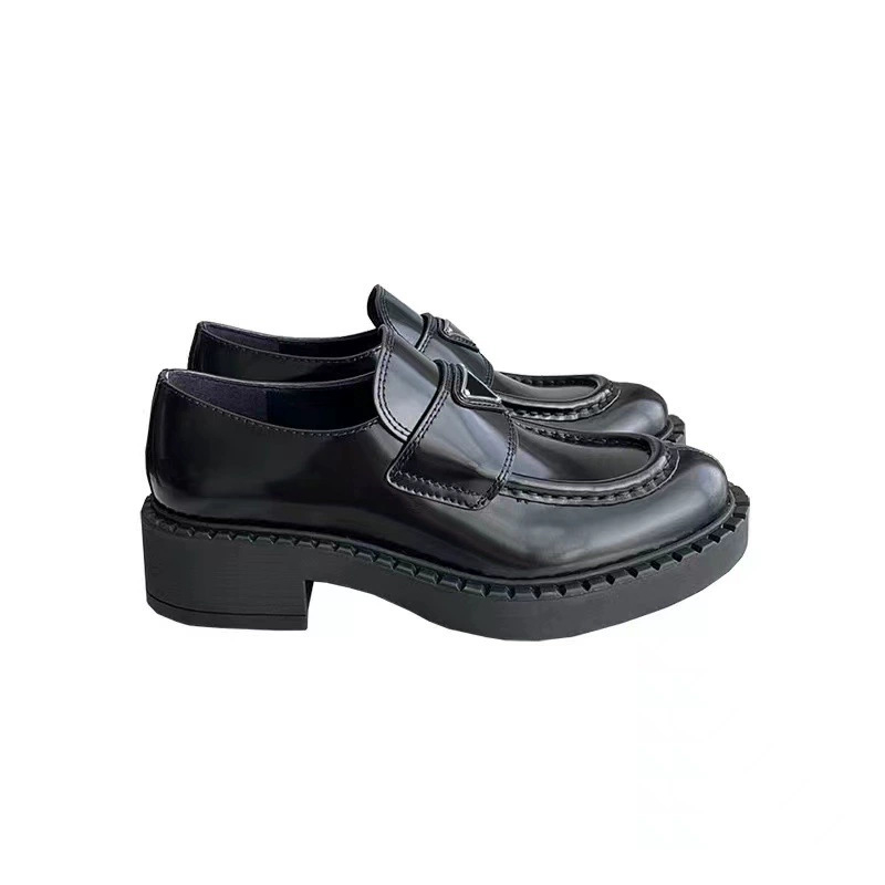 Γυναικείοι loafers από δέρμα κατσίκας, χωρίς κορδόνια, χαμηλό και παχύ τακούνι 1–3 εκ, σόλα από καουτσούκ