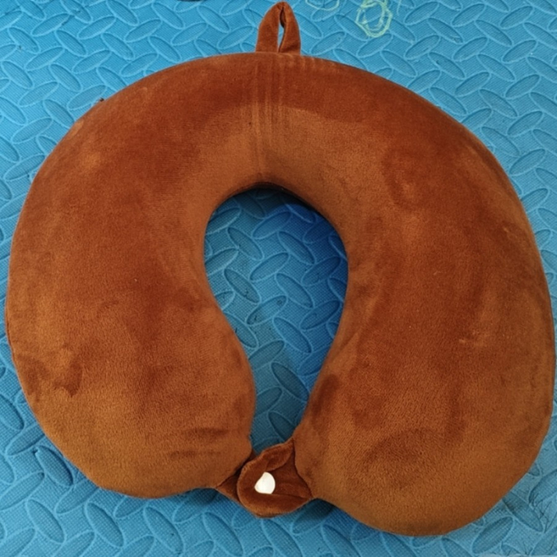 У-образна възглавница за шия, пълнеж memory cotton, crystal velvet покритие, тегло до 0.50 кг, подходяща за възрастни