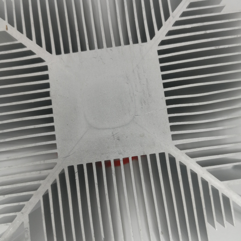 CPU hladnjak, bakar-aluminijsko spajanje, hidrauličko ležaje, 1500 RPM, buka 20 dB