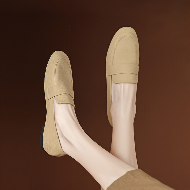 Дамски лоуфъри естествена кожа – кръгъл нос, подплата от свинска кожа, ток 3–6 см