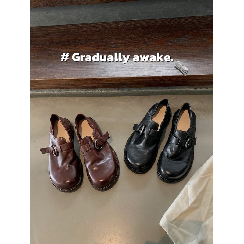 Ženske loaferice od prave kože — Slip-On, lagane, gumeni potplat, unutarnji dio od ovčje kože, niski potpetica