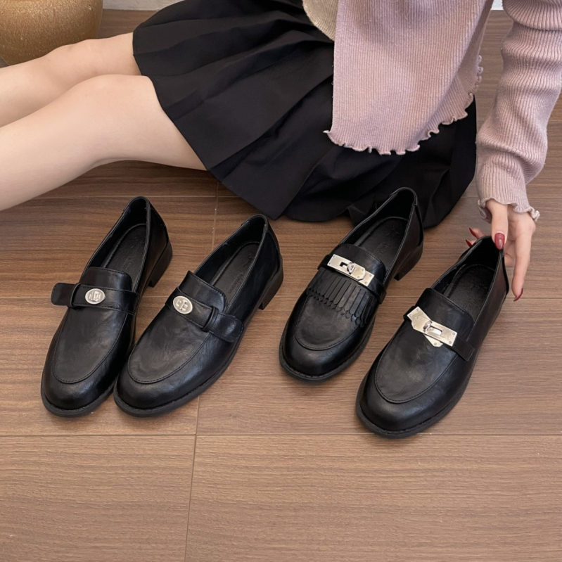 Ženski loaferi od PU gornje strane, okrugli vrh, Slip-On zatvaranje, srednja visina potpetice 3-6 cm, gumeni đon