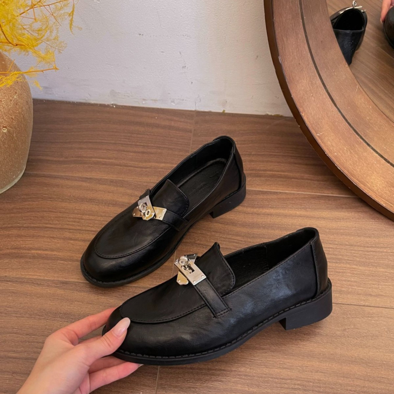 Ženski loaferi od PU gornje strane, okrugli vrh, Slip-On zatvaranje, srednja visina potpetice 3-6 cm, gumeni đon