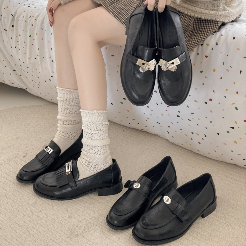 Ženski loaferi od PU gornje strane, okrugli vrh, Slip-On zatvaranje, srednja visina potpetice 3-6 cm, gumeni đon