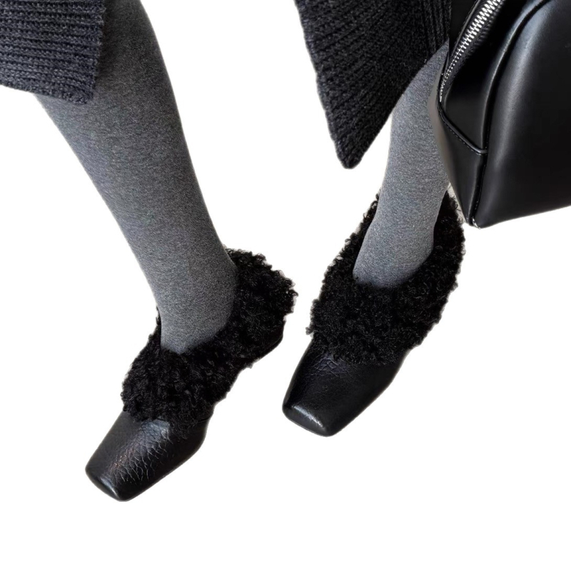 Ženske loafers, četvrtasti nos, gornji dio od dvostruke kože goveda, unutarnja podstava od umjetnog krzna, gumena potplat, debeli pet 3-5 cm (Četvrtasti nos; Dvostruka koža goveda; Umjetno krzno u unutrašnjosti; Gumena potplat; Debeli pet 3-5 cm)