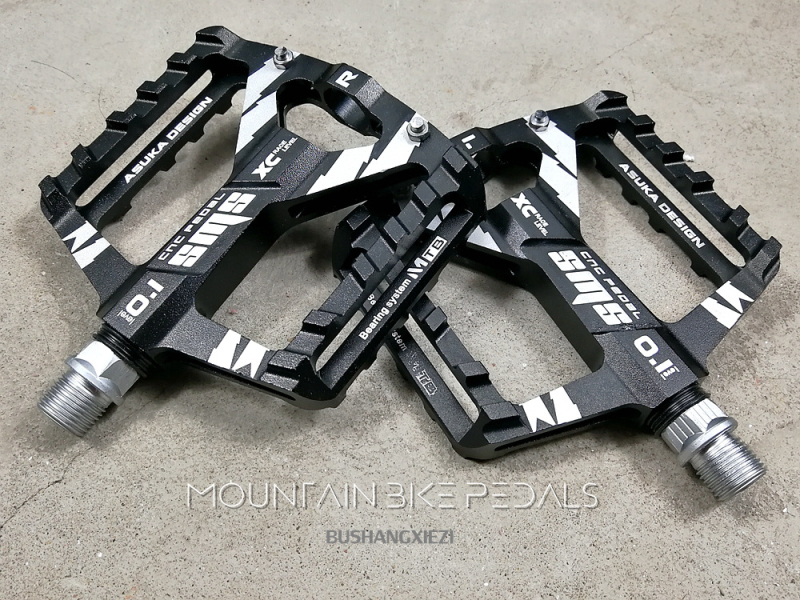 Ploški pedal za planinski bicikl – aluminijska legura, proširena protuklizna površina, model SMS-0.1, težina 400 g