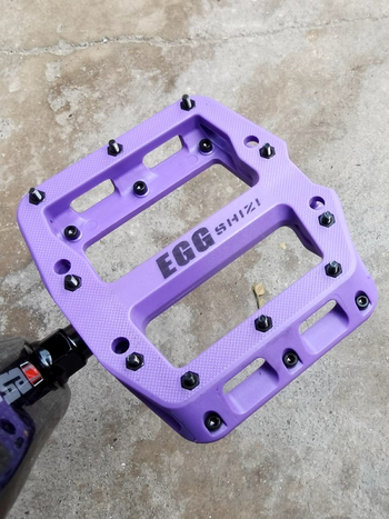 EGGSHIZI pedala za bicikl od najlonskog vlakna, ravna i široka za brdske bicikle – izdržljiva, model DNA, univerzalna kompatibilnost