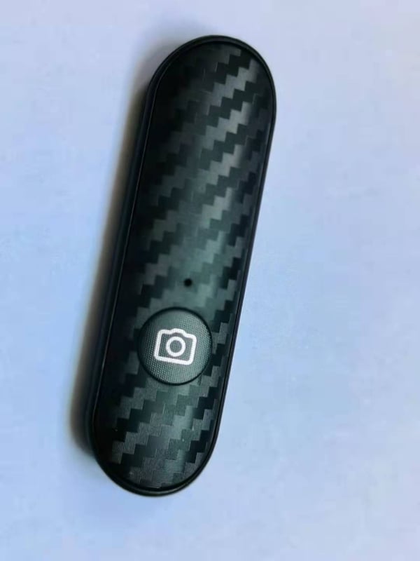 Bluetooth селфи стикач за телефон със скрит интегриран трипод за видеозаснемане и лайв стрийминг. Модел Phantom 202, алуминиева сплав, дистанционно управление: Да, Bluetooth: Да