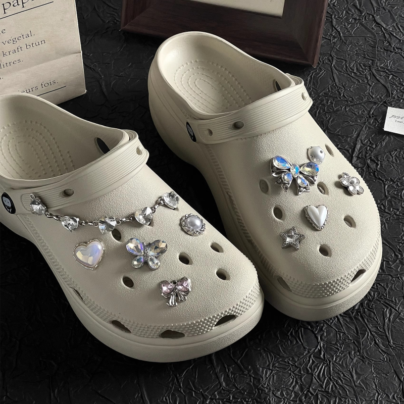 Aksesori Crocs-stila za obuću: metalna dijamantna leptir i cvijet, DIY kopča, brend Sister ye zi, model Suit; kompatibilno s sandalama, casual cipelama i papučama; stil Cartoon, Cartoon Paradise; sezona proljeće/ljeto/jesen