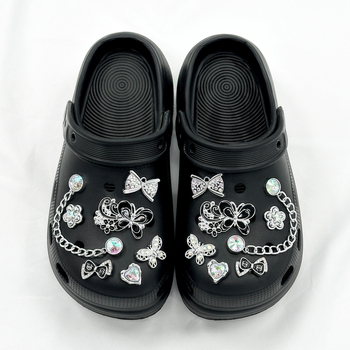 Crocs set kopči s ukrasnim leptirovim lancima, Nr-0071 Nolan, Kopče s odvojivim rhinestones leptirima, za Crocs, Stil kopče, svakodnevno opuštanje, Ljeto, Proljeće, Jesen