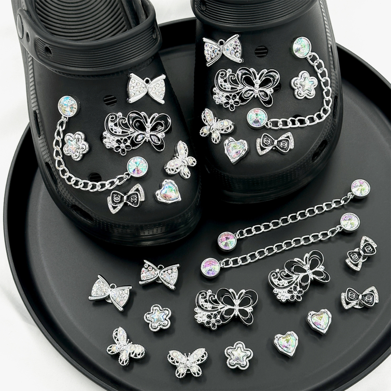 Crocs set kopči s ukrasnim leptirovim lancima, Nr-0071 Nolan, Kopče s odvojivim rhinestones leptirima, za Crocs, Stil kopče, svakodnevno opuštanje, Ljeto, Proljeće, Jesen