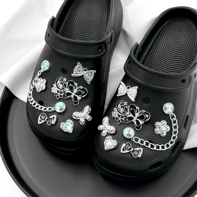 Crocs set kopči s ukrasnim leptirovim lancima, Nr-0071 Nolan, Kopče s odvojivim rhinestones leptirima, za Crocs, Stil kopče, svakodnevno opuštanje, Ljeto, Proljeće, Jesen