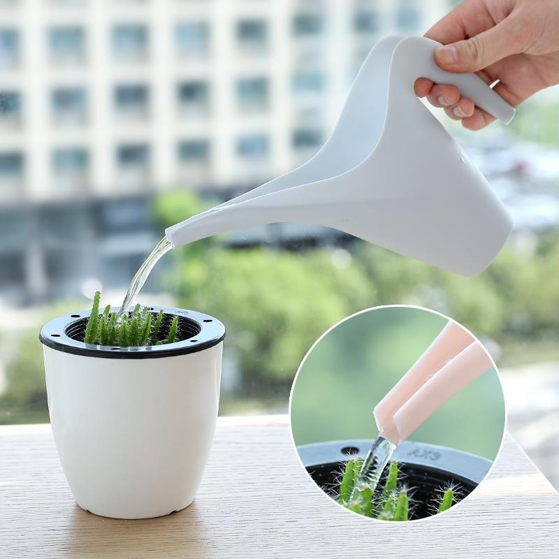 Plastično zalijevanje s dugim izlazom za kućnu upotrebu, pogodna za zalijevanje zelenih biljaka i posuda