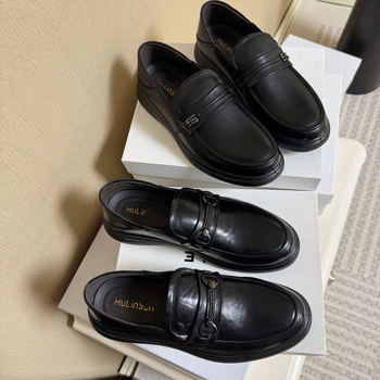 Férfi bőr loaferek Slip-On stílusban, felső rész borjúbőr, gumi talp, kerek orr, vastag sarok