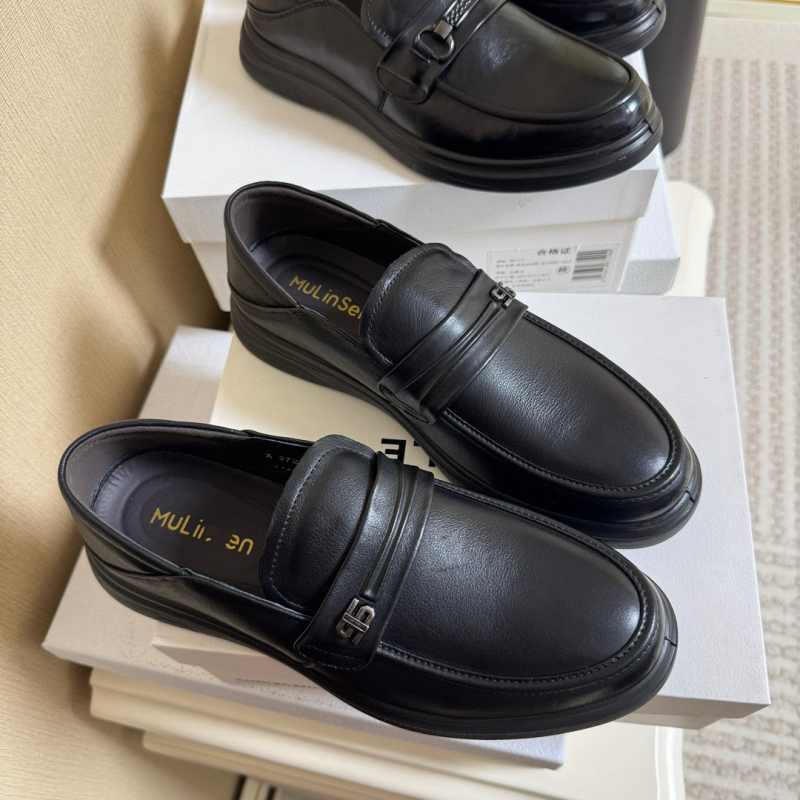 Férfi bőr loaferek Slip-On stílusban, felső rész borjúbőr, gumi talp, kerek orr, vastag sarok