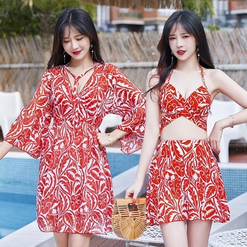 Дамски тричаст бански комплект с подплънки за бюста и метална опора, Milk Silk плат, 100% полиестер, принт