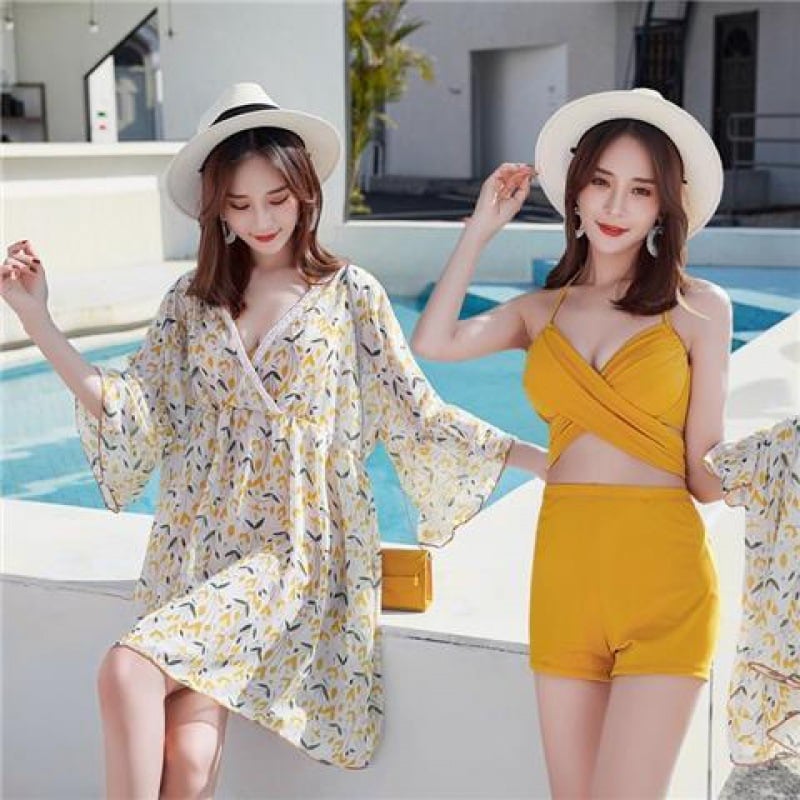 Дамски тричаст бански комплект с подплънки за бюста и метална опора, Milk Silk плат, 100% полиестер, принт