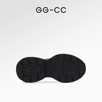 Ženske cipele tip dad shoes s debelom potplatom, gornji materijal od kože goveda, unutrašnjost od janjeće kože, gumeni potplat, vezanje, visina pete 3–5 cm