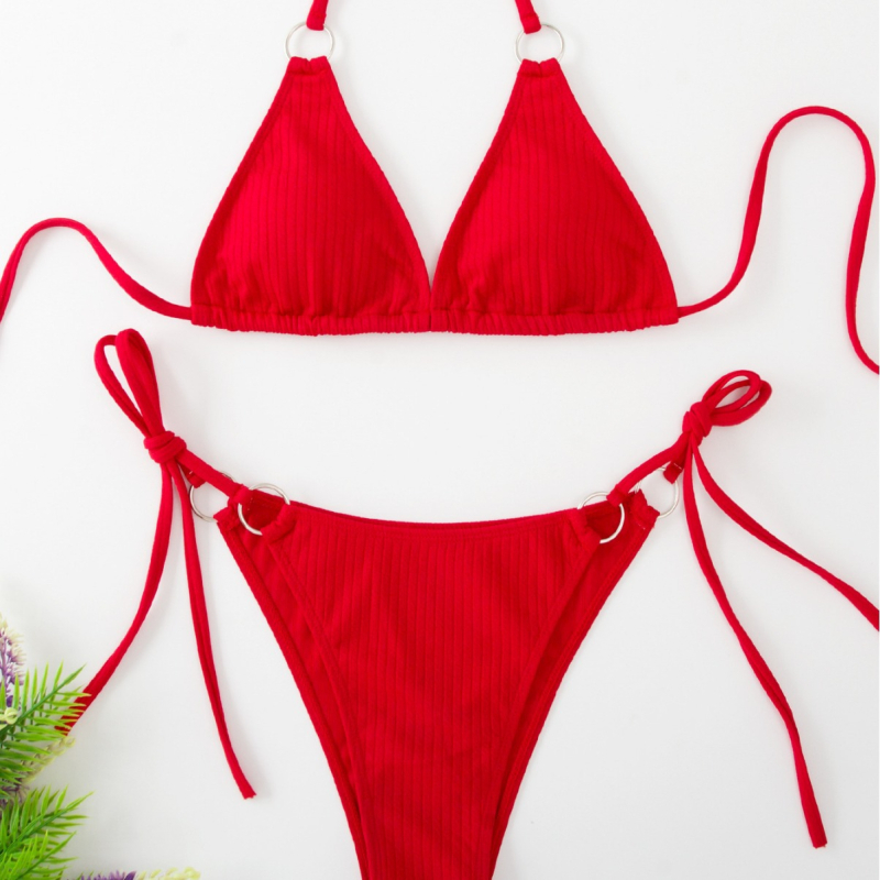 Бикини комплект, едноцветен дизайн, подплатена горна част, полиестер-еластанова материя (95% еластан, 5% полиестер), тегло на тъканта 150 г/м², подплата полиестер