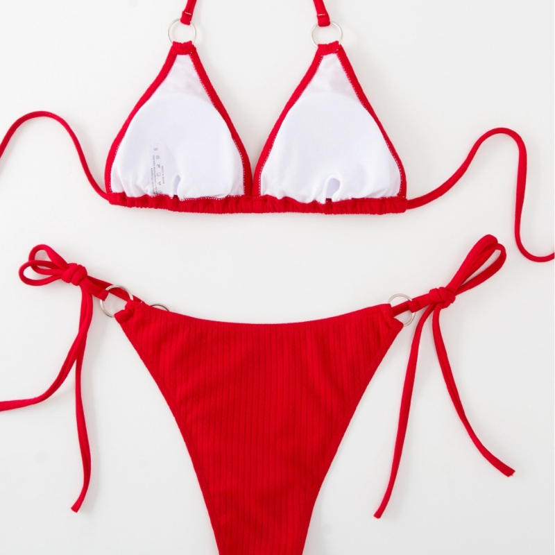 Бикини комплект, едноцветен дизайн, подплатена горна част, полиестер-еластанова материя (95% еластан, 5% полиестер), тегло на тъканта 150 г/м², подплата полиестер