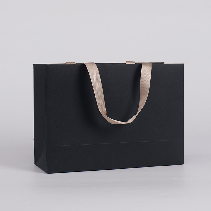 Premium darovna torba za odjeću od posebnog papira – poslovni stil, sitotisk, mogućnost otiska logotipa